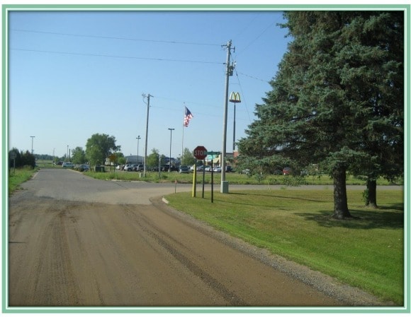 33388 Rochester St NE, Cambridge, MN for sale - Building Photo - Image 1 of 1