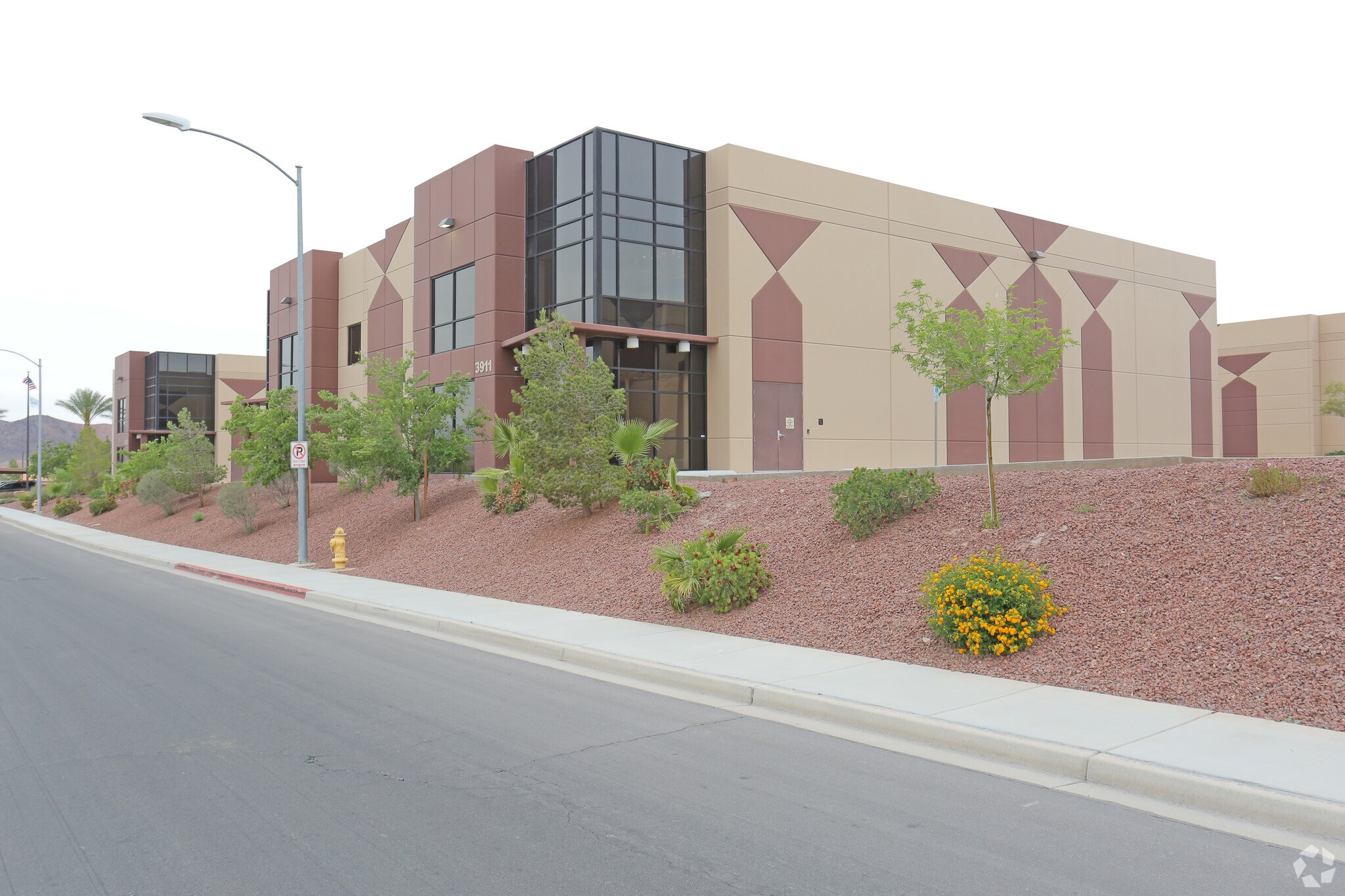 1051 Olsen St, Henderson, NV for sale Primary Photo- Image 1 of 1