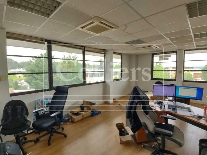 Office in Aix-en-Provence for lease - Interior Photo - Image 2 of 8