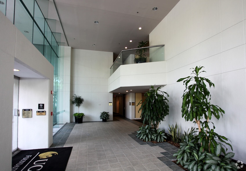 12424 Research Pky, Orlando, FL for lease - Lobby - Image 2 of 8