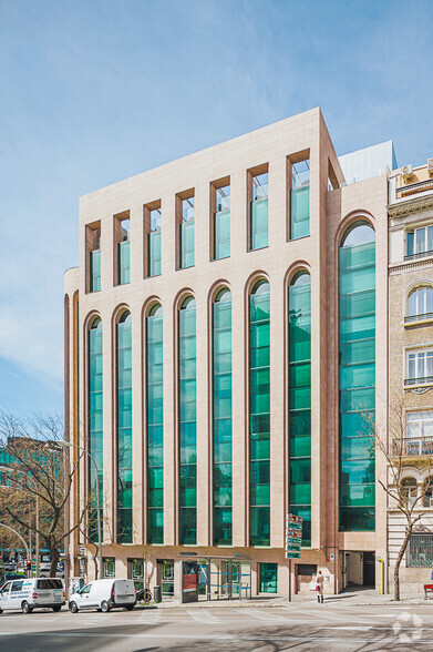 Paseo Castellana, 52, Madrid, Madrid for lease - Building Photo - Image 3 of 7