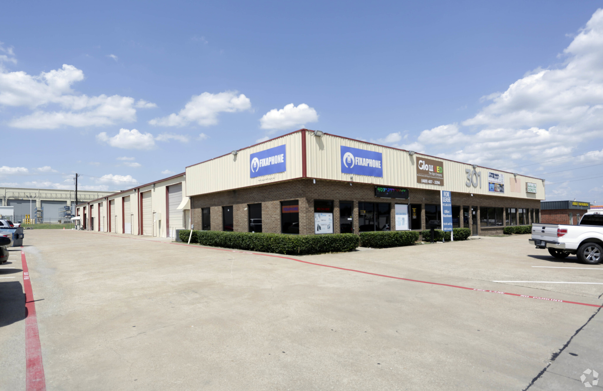 301 E Buckingham Rd, Garland, TX for lease Primary Photo- Image 1 of 6