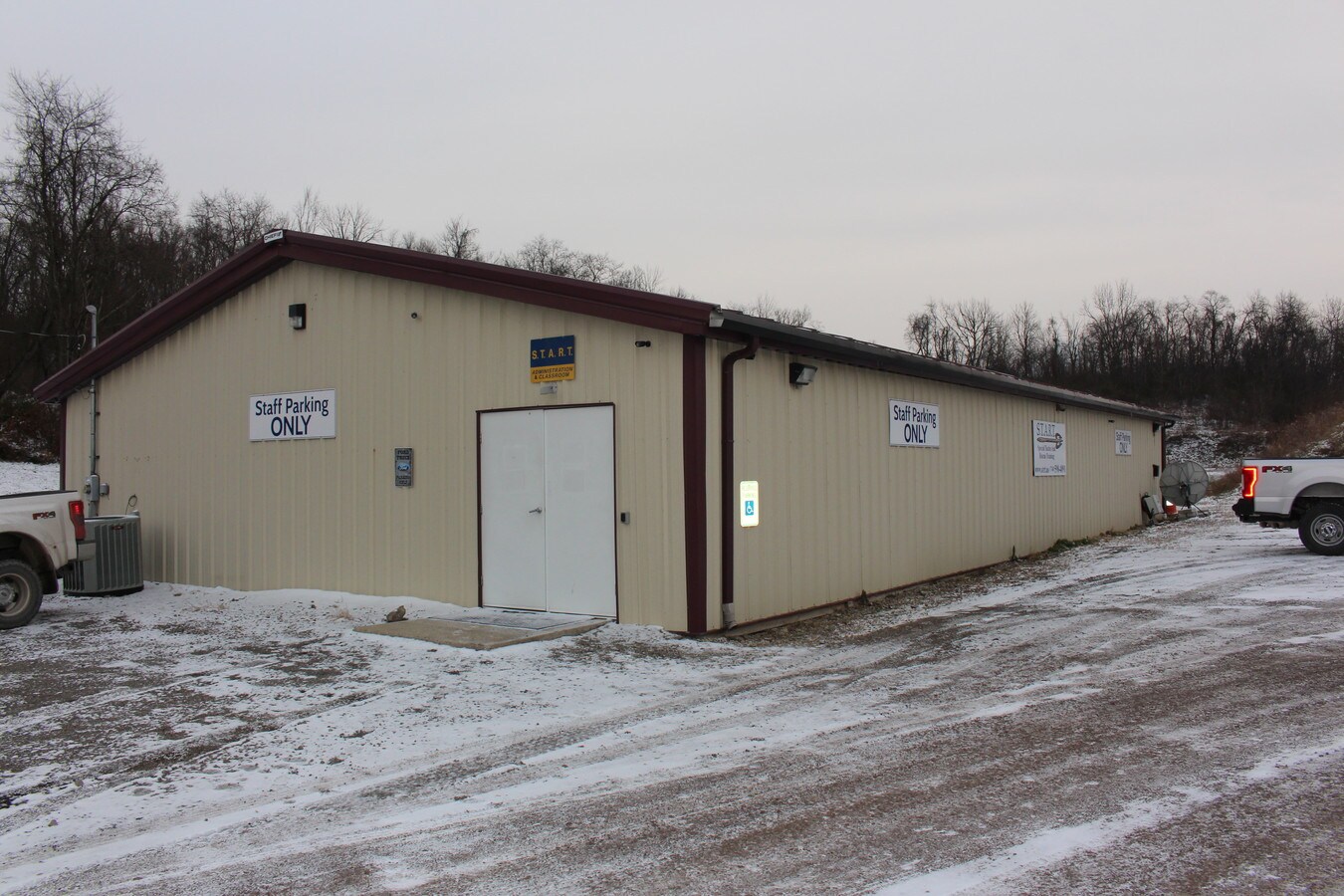 797 Cool Spring Rd, Mingo Junction, OH 43938