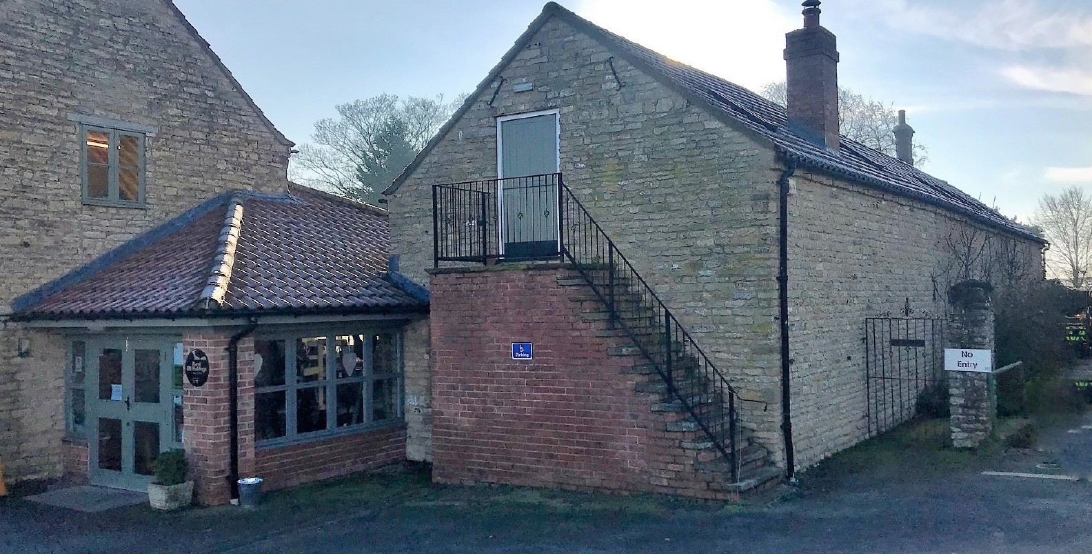 UNCLE HENRY’S, Gainsborough for sale Primary Photo- Image 1 of 1