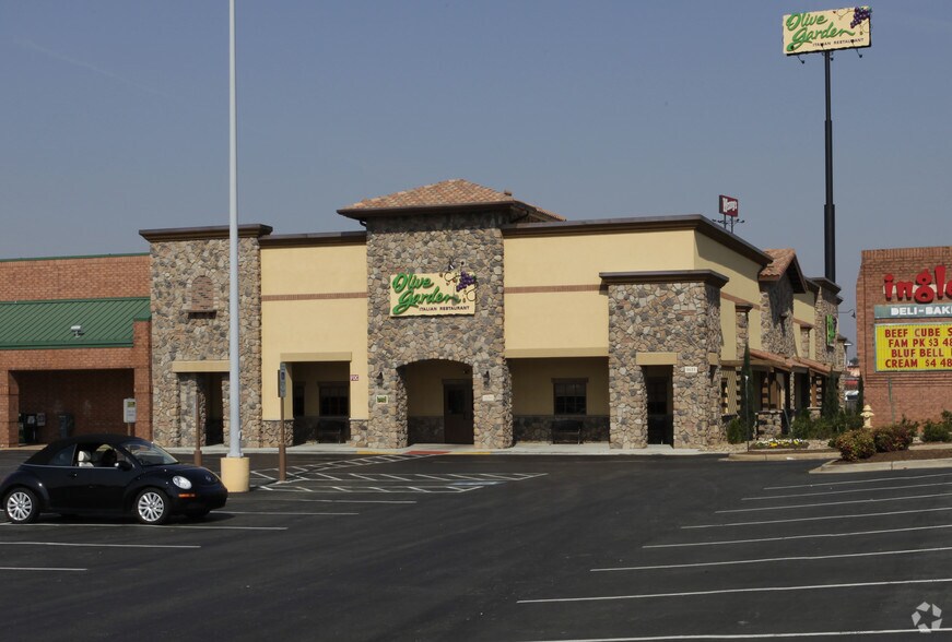 1633 W Floyd Baker Blvd, Gaffney, SC for sale - Primary Photo - Image 1 of 1