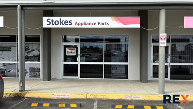 3-15 Dennis Rd, Springwood for lease Building Photo- Image 1 of 3