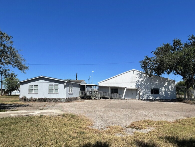 601 Lily St, Corpus Christi, TX for lease - Building Photo - Image 1 of 9