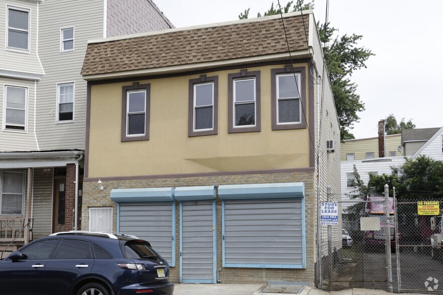 331 16th Ave, Irvington, NJ for sale - Primary Photo - Image 1 of 1