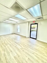 130 Robinson Dr, Fayetteville, GA for lease Building Photo- Image 2 of 8