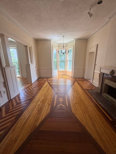 698 Columbus Pky, Buffalo, NY for sale - Interior Photo - Image 3 of 13