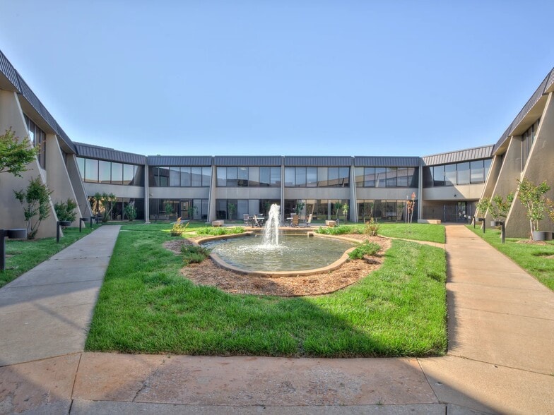 4334 NW Expressway, Oklahoma City, OK for lease - Building Photo - Image 3 of 7