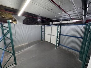 184-10-184-60 Jamaica Ave, Jamaica, NY for lease Interior Photo- Image 2 of 5