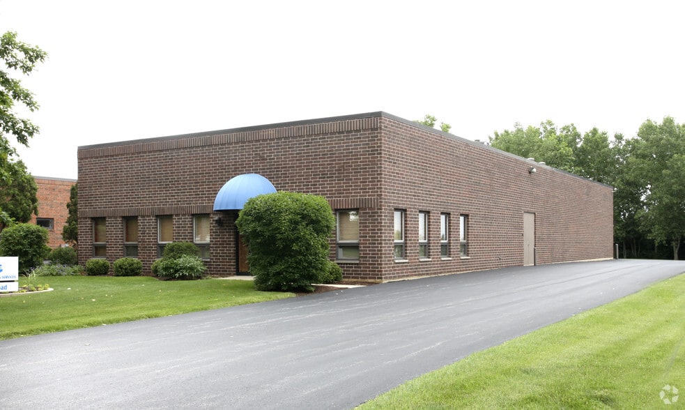 290 Telser Rd, Lake Zurich, IL for lease - Primary Photo - Image 1 of 24