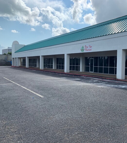 9820 Lake Forest Blvd, New Orleans, LA for sale - Building Photo - Image 1 of 1