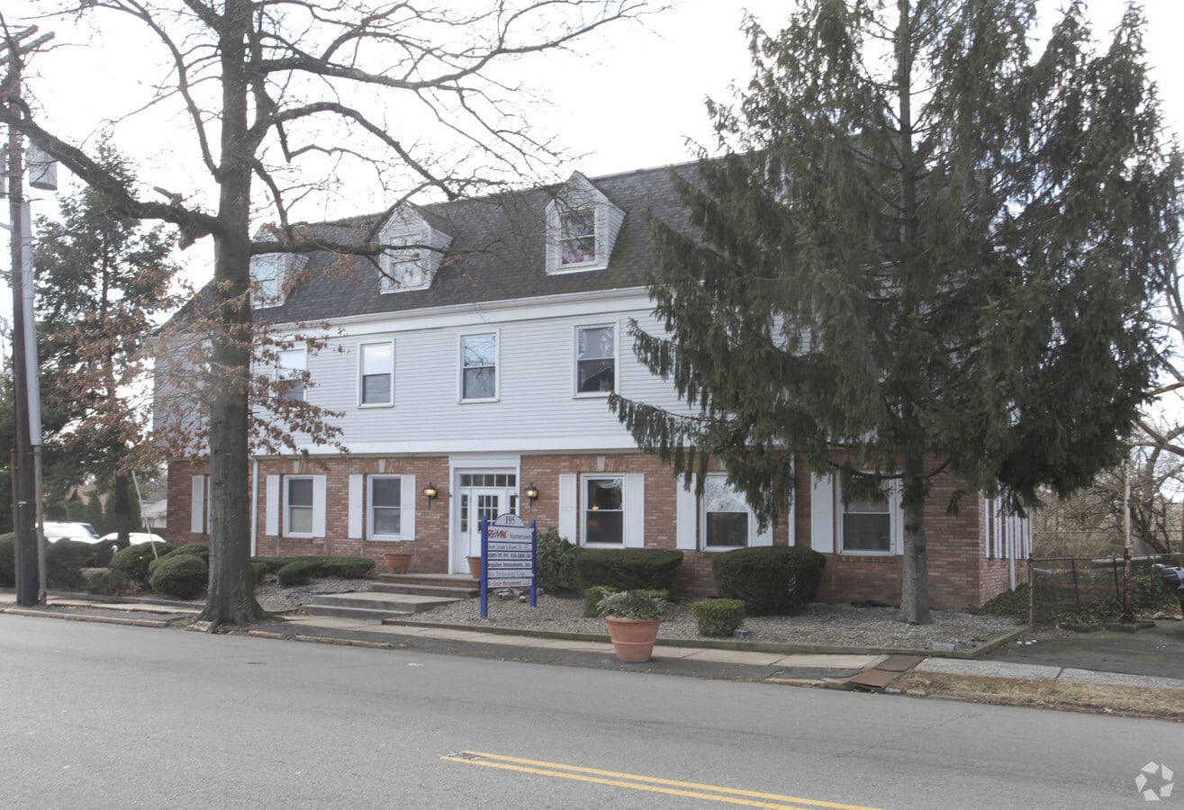 195 Main St, Metuchen, NJ 08840