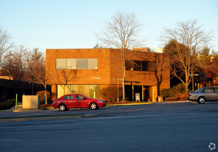 1734 Elton Rd, Silver Spring, MD for lease - Primary Photo - Image 1 of 3