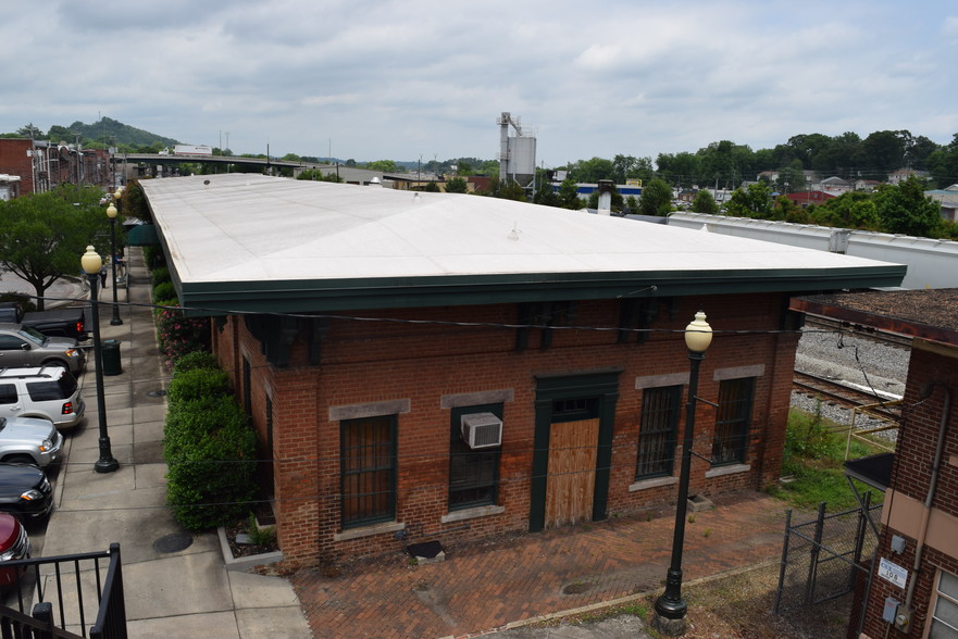 110 Depot St, Dalton, GA for lease - Building Photo - Image 2 of 11