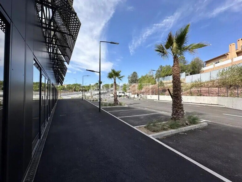 Retail in Puget-sur-Argens for sale - Building Photo - Image 2 of 12