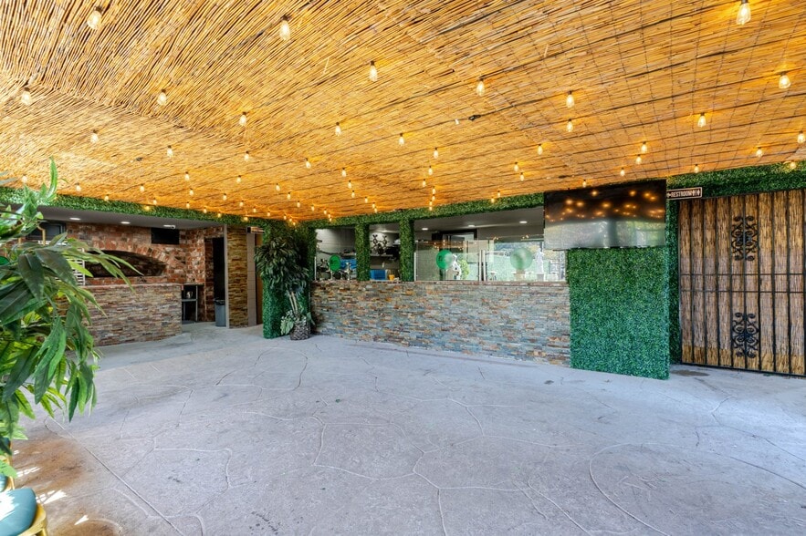 6500 Foothill Blvd, Tujunga, CA for sale - Building Photo - Image 2 of 76