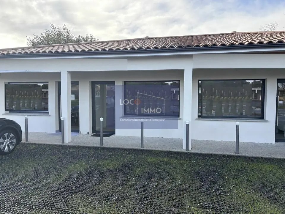 Retail in Canéjan for lease Building Photo- Image 1 of 9