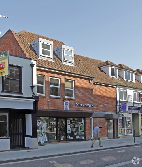 207-208 Moulsham St, Chelmsford for lease - Primary Photo - Image 1 of 2