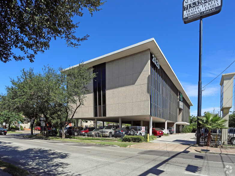 2020 Southwest Fwy, Houston, TX for lease - Primary Photo - Image 3 of 7