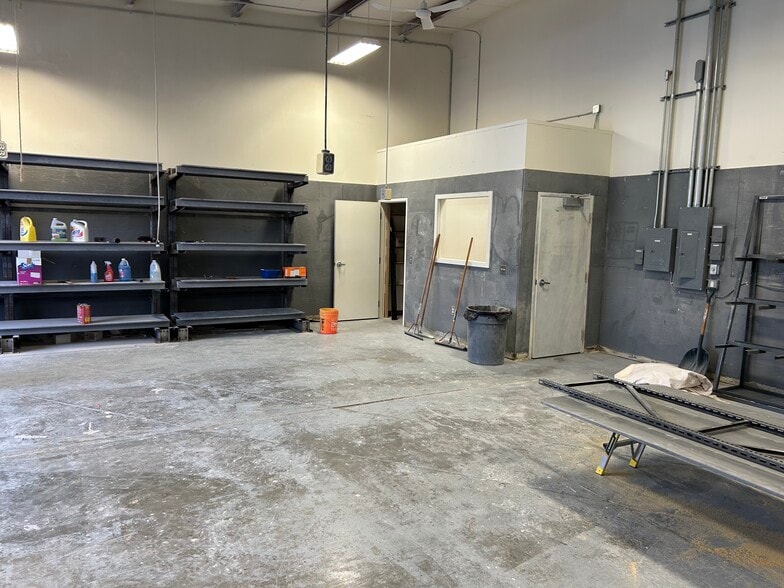 1 New Industrial Way, Warren, RI for lease - Interior Photo - Image 3 of 23