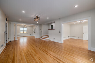 3005 W Chestnut Expy, Springfield, MO for lease Interior Photo- Image 1 of 8