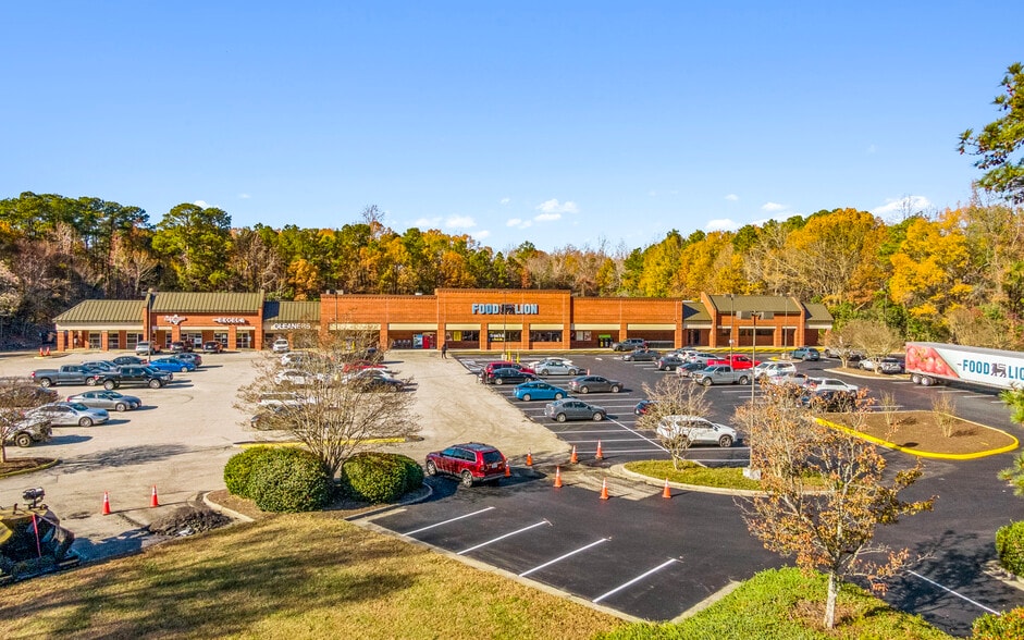 15700-15710 Jefferson Davis Hwy, Colonial Heights, VA for lease - Building Photo - Image 2 of 12