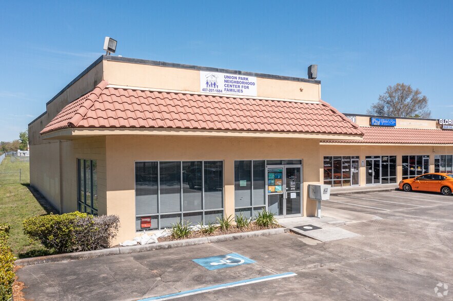 9645 E Colonial Dr, Orlando, FL 32817