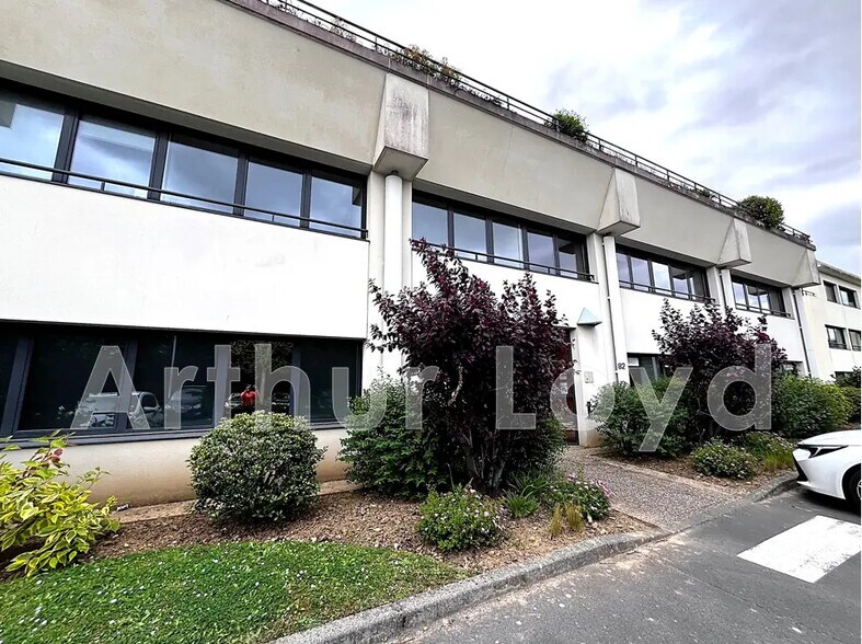 Office in Caen for lease - Building Photo - Image 1 of 4