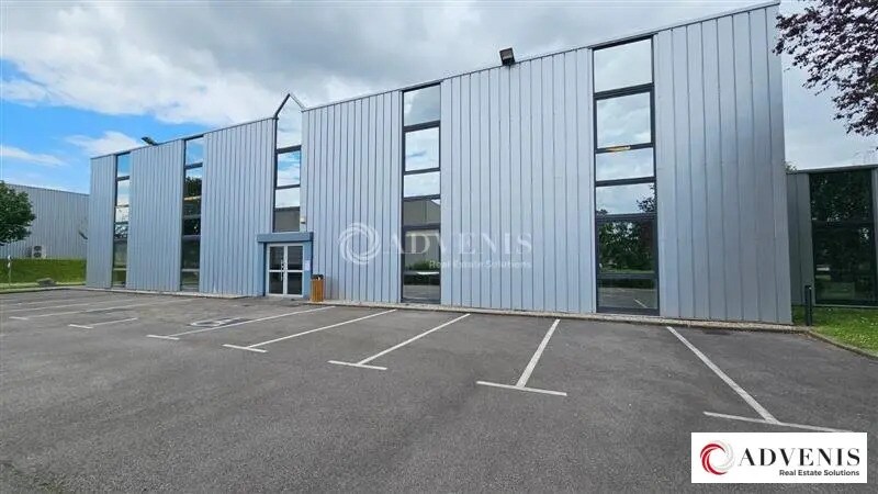 Office in Roncq for lease Building Photo- Image 1 of 13
