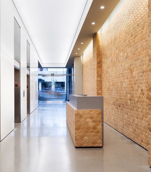 6430 W Sunset Blvd, Los Angeles, CA for lease - Lobby - Image 2 of 10