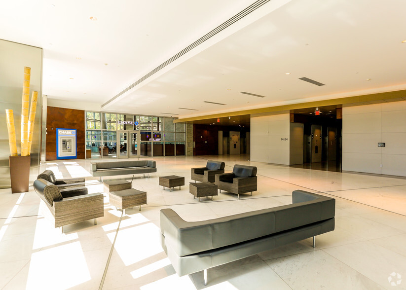 1450 Brickell Ave, Miami, FL for lease - Lobby - Image 2 of 10