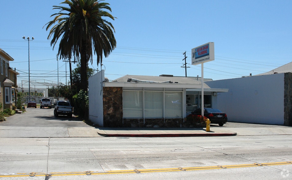 224 E Foothill Blvd, Monrovia, CA for sale - Primary Photo - Image 2 of 3