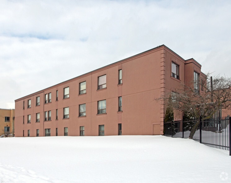 640 Kennedy Rd, Toronto, ON for sale - Building Photo - Image 2 of 2