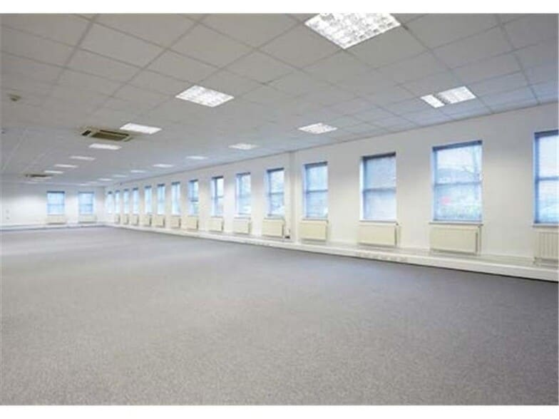 18 Concorde Rd, Patchway for lease - Building Photo - Image 2 of 8