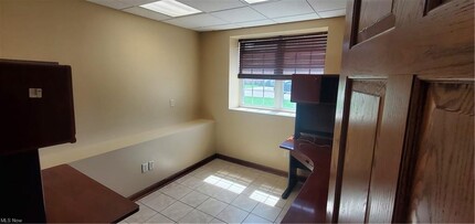 875 Blake Ave SW, New Philadelphia, OH for lease Interior Photo- Image 2 of 5