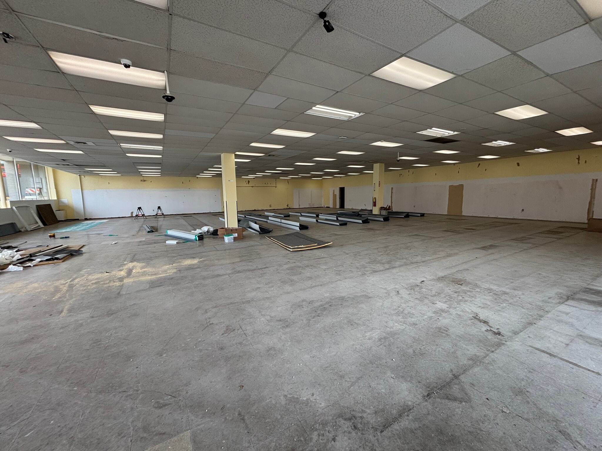400 E Pittsburgh St, Greensburg, PA for lease Interior Photo- Image 1 of 3