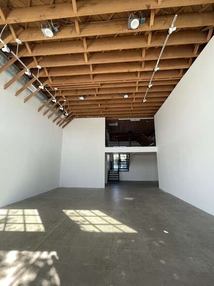 5005 W Washington Blvd, Los Angeles, CA for lease - Building Photo - Image 2 of 18