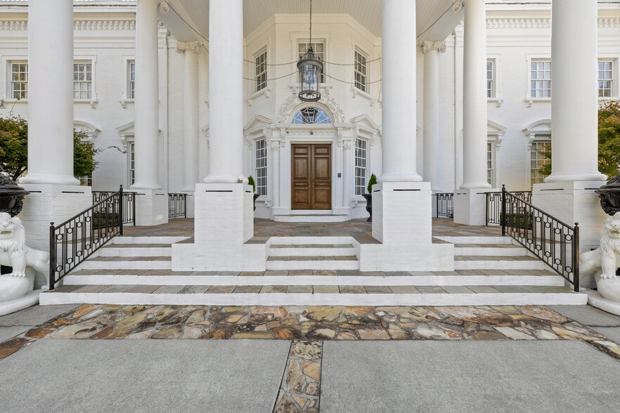 3687 Briarcliff Rd NE, Atlanta, GA for sale - Building Photo - Image 3 of 52