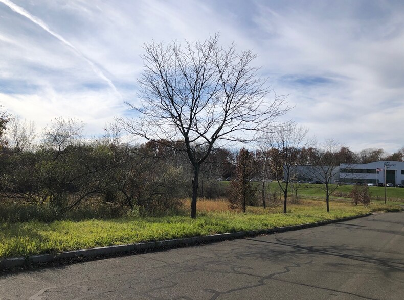 40 Commerce Rd, Manchester, CT for sale - Primary Photo - Image 1 of 1