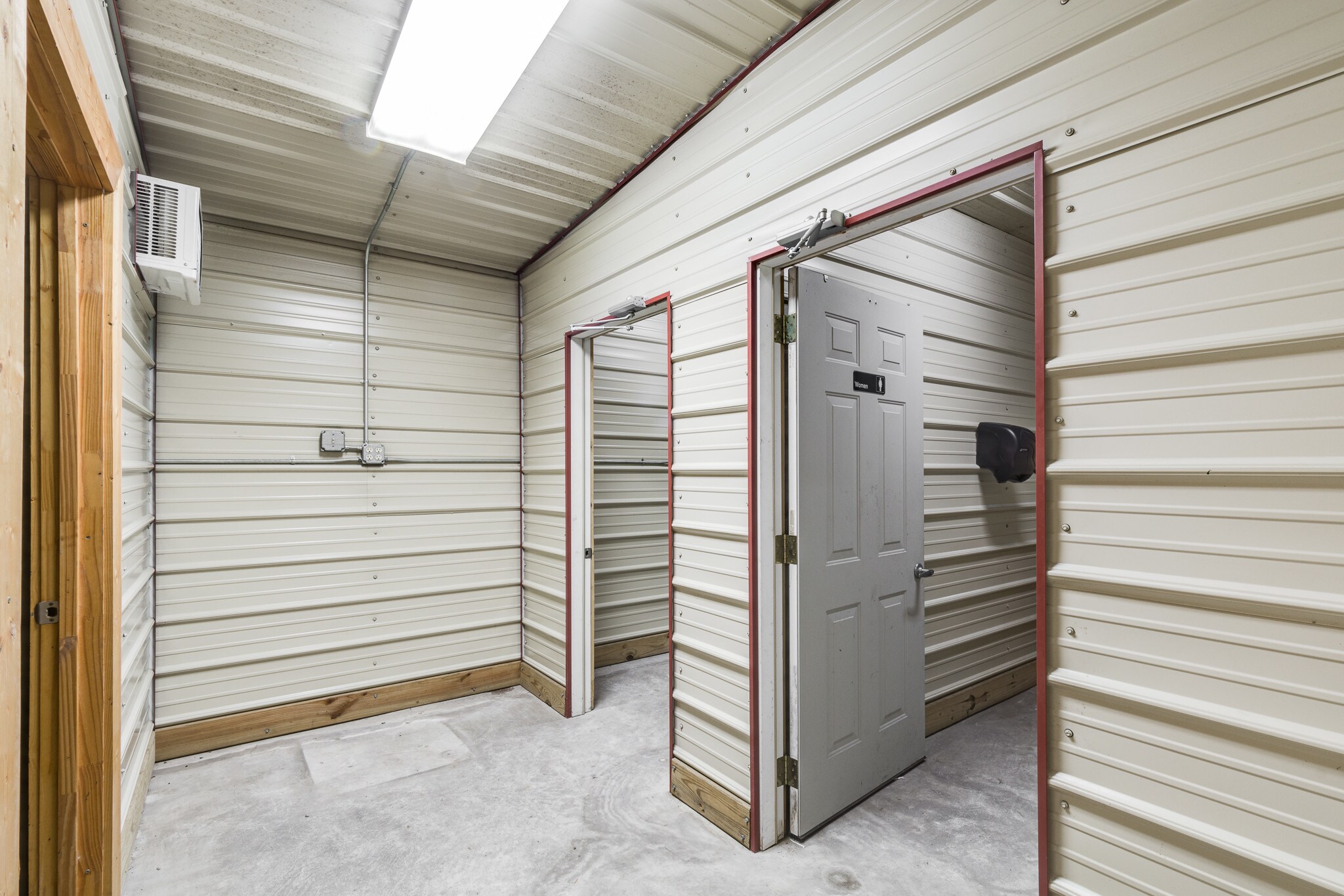 21040 Loop 494, New Caney, TX for sale Interior Photo- Image 1 of 1