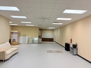 18024 Highway 105, Montgomery, TX for lease Interior Photo- Image 1 of 4
