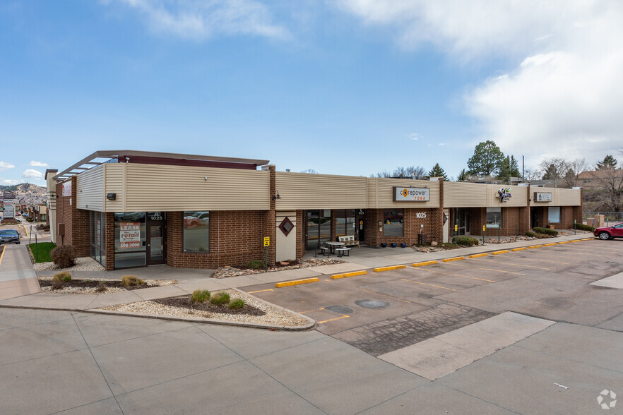 1025 W Garden Of The Gods Rd, Colorado Springs, CO for lease - Primary Photo - Image 1 of 3