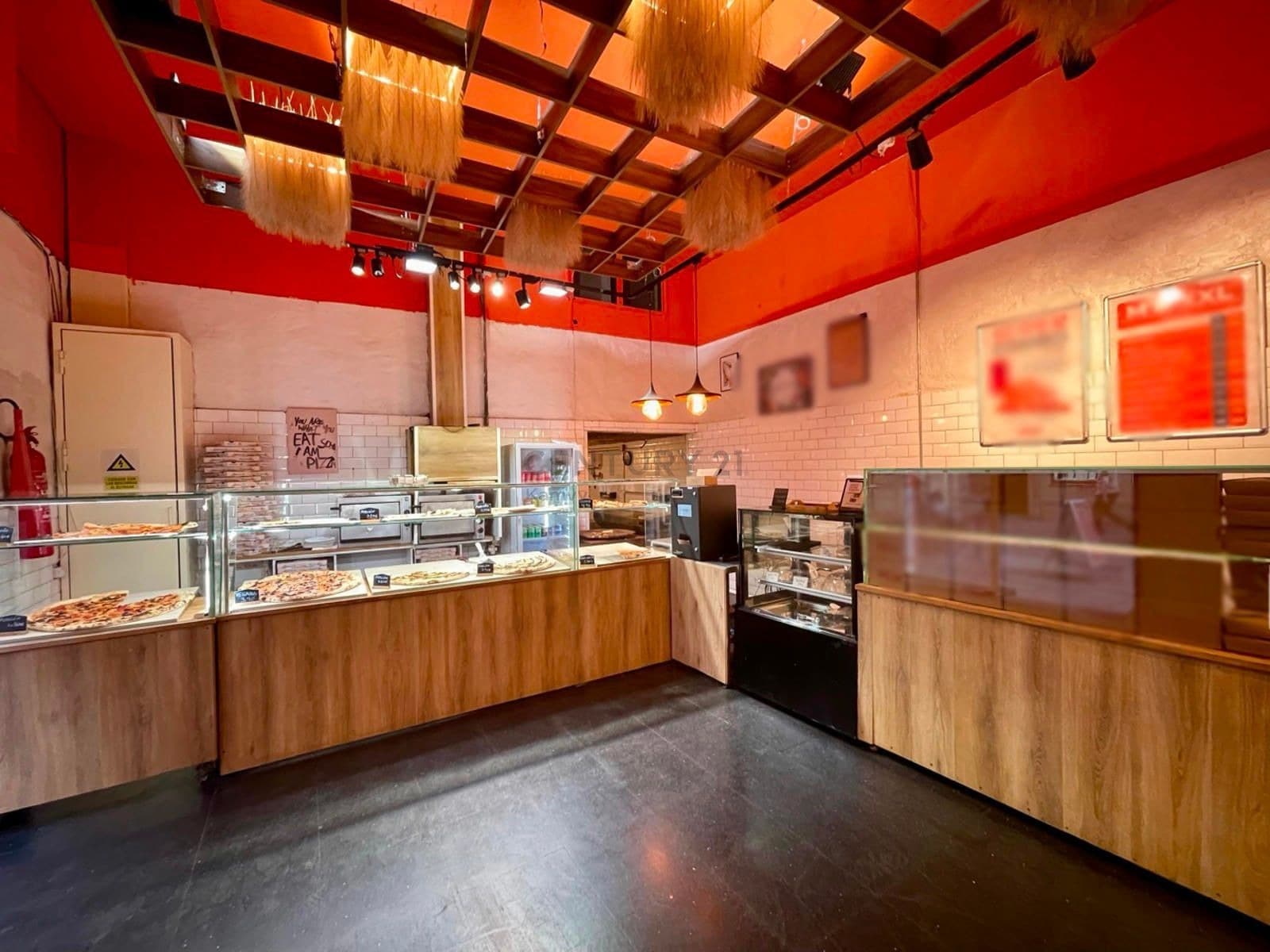 Retail in Barcelona, Barcelona for lease Interior Photo- Image 1 of 14