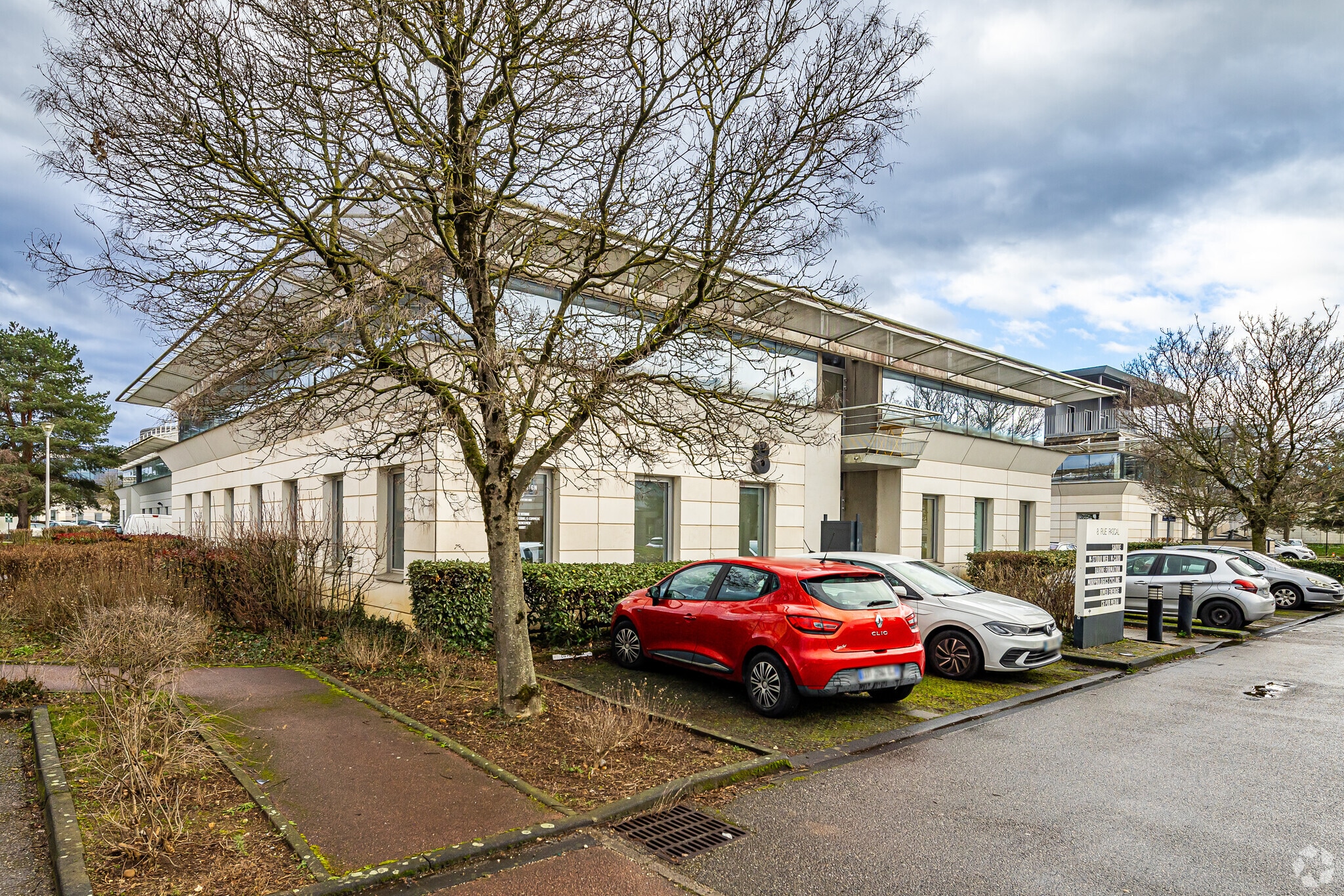 8 Rue Pascal, Bron for lease Primary Photo- Image 1 of 18