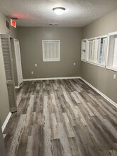 490 S Perry St, Lawrenceville, GA for lease Interior Photo- Image 2 of 2