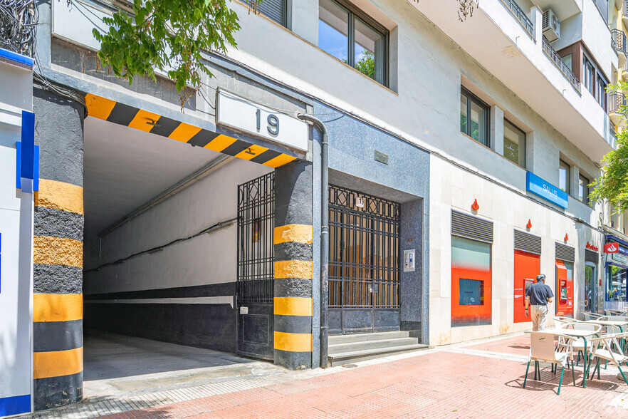 Multifamily in Madrid, MAD for sale - Building Photo - Image 1 of 1