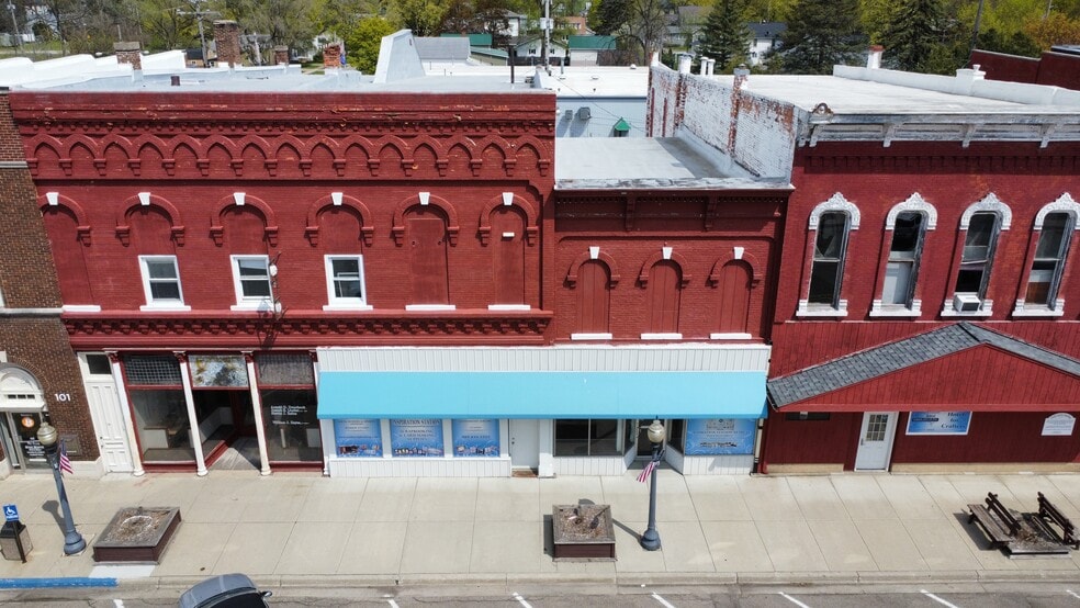 109-111 S Main St, Ovid, MI for lease - Building Photo - Image 3 of 11